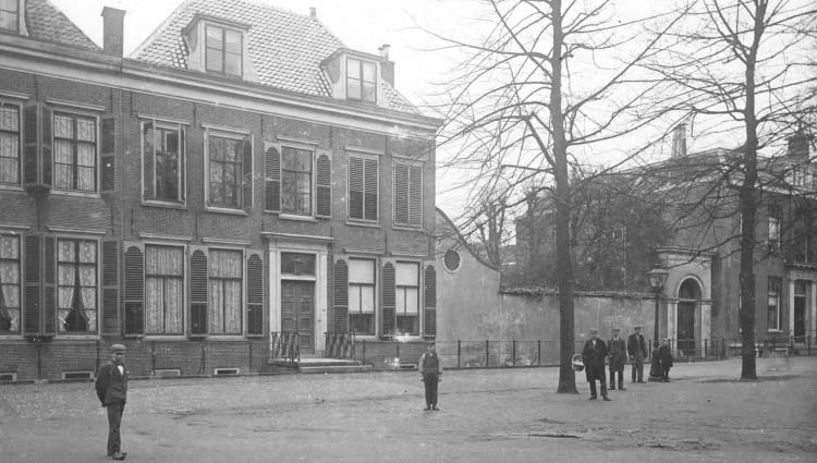 Het huis Janskerkhof 14 Utrecht, vlak voordat het werd afgebroken