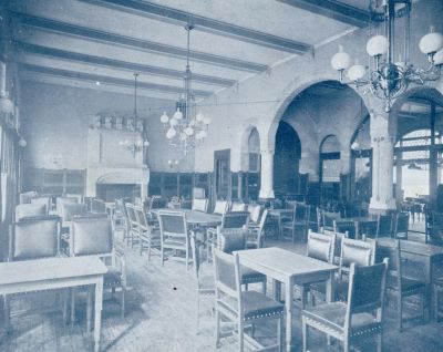 Interieur van de studentensociëteit P.H.R.M. (Janskerkhof 14): de grote zaal.